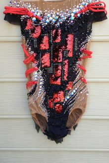 Reversible sequence black/red rhythmic gymnastics leotard